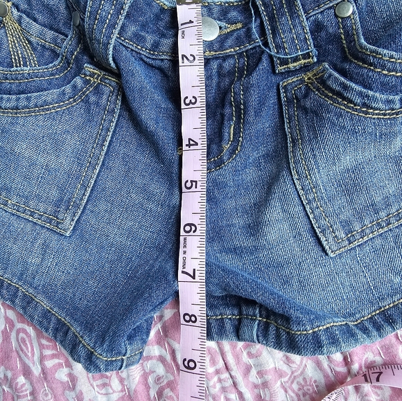 S.O. Wear it Declare it 2000s Lowrise Jean shorts - Picture 8 of 10